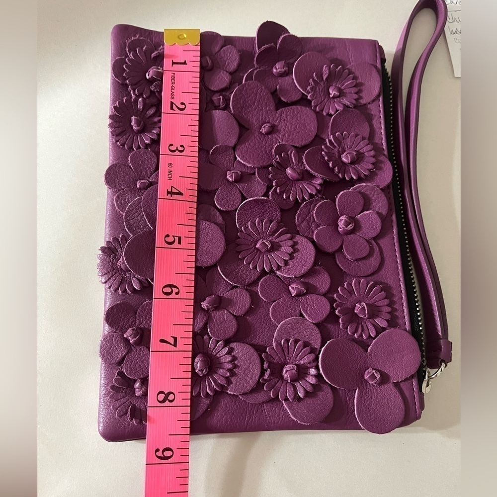 Purple Punto Fibbia Leather Clutch Made in Italy Purple Flowers - Picture 5 of 7